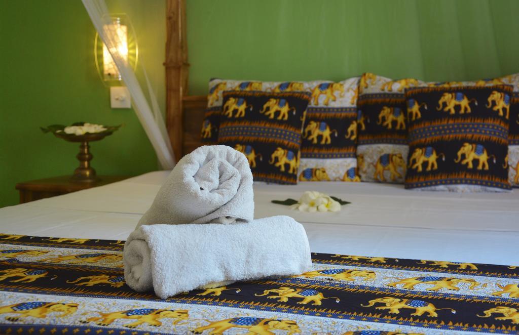 Golden Lodge Tangalle Extérieur photo